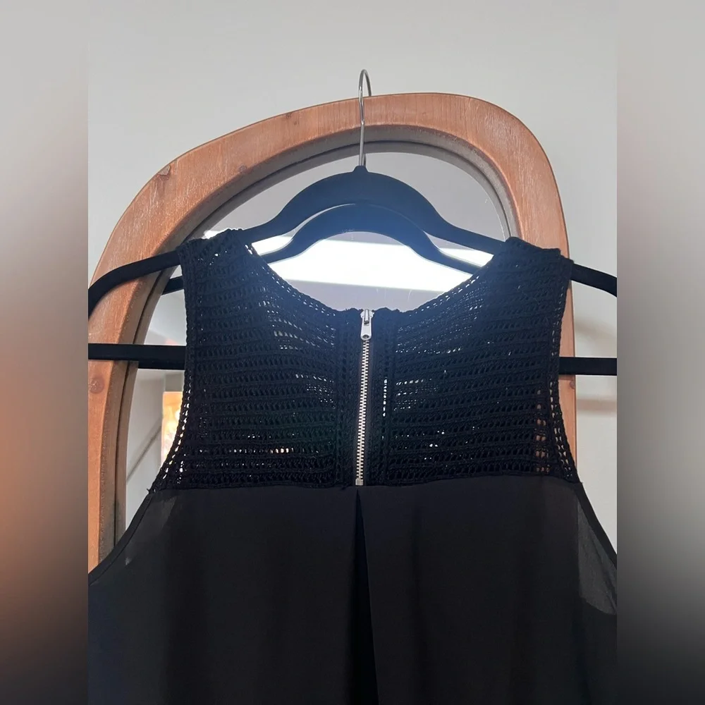 Club Monaco Black Linen Blend Crochet Detail Tank Top - Picture 6 of 8